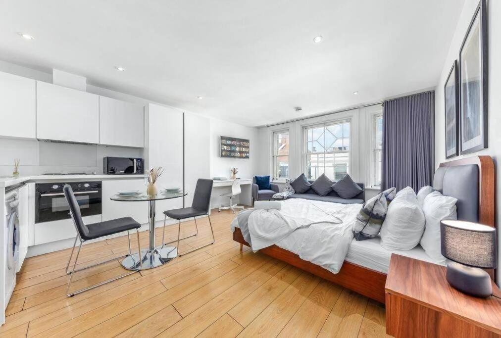 1 Bedroom Flat Piccadilly Sleep 7 In London Vr10 Zewnętrze zdjęcie