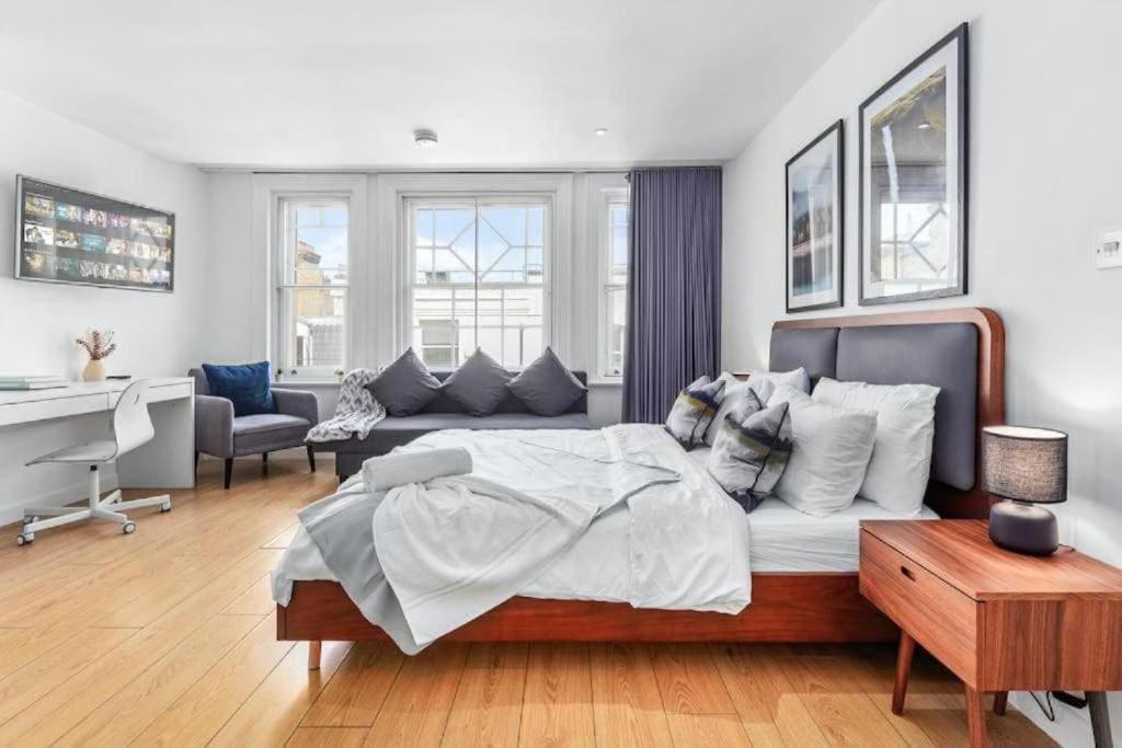 1 Bedroom Flat Piccadilly Sleep 7 In London Vr10 Zewnętrze zdjęcie
