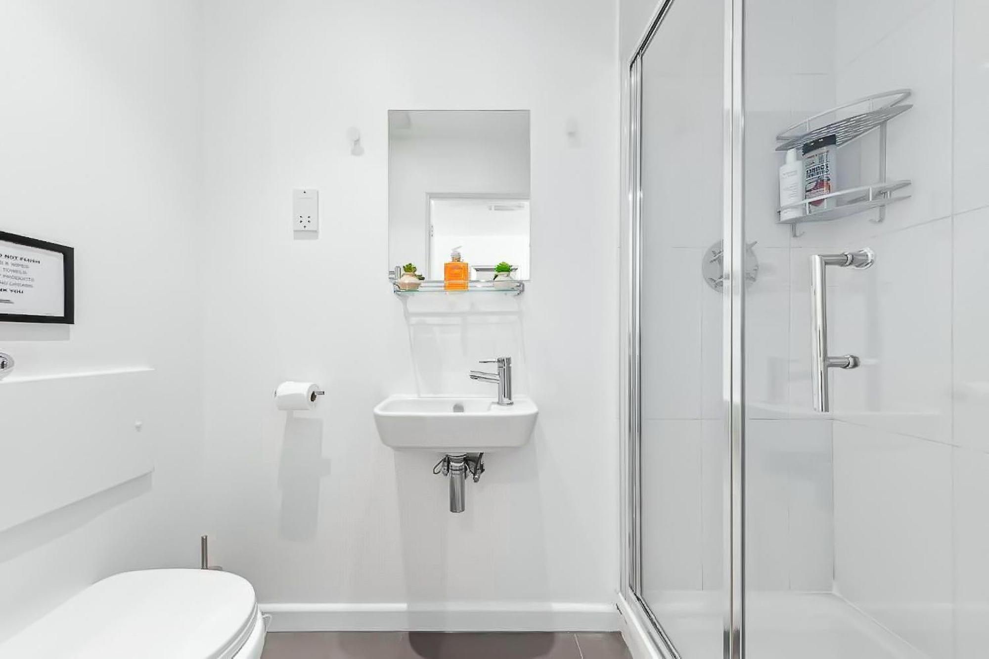 1 Bedroom Flat Piccadilly Sleep 7 In London Vr10 Zewnętrze zdjęcie